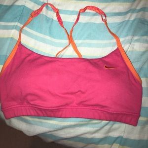 Nike M sports bra with removable pads